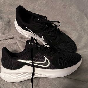 Nike Tennis Shoes